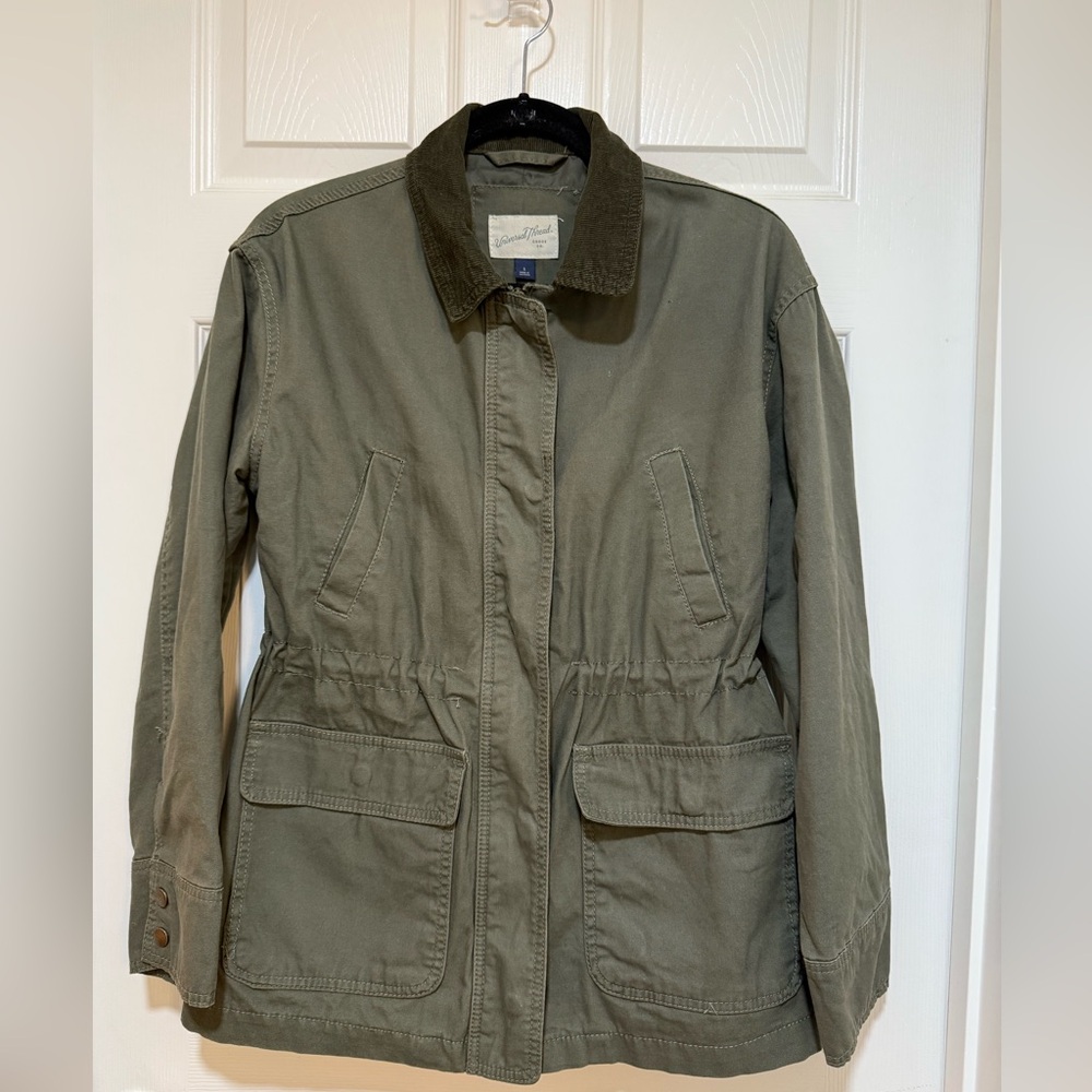Universal Thread Women’s Olive Green Jacket with Corduroy Collar